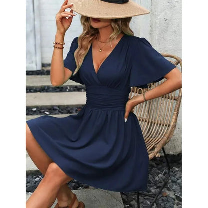 CYC – Kurzes Kleid mit tiefem V-Ausschnitt